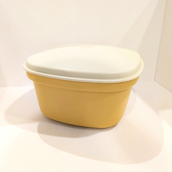 Tupperware Vintage Harvest Gold Multi Server Container 3 Pieces - Picture 1 of 6